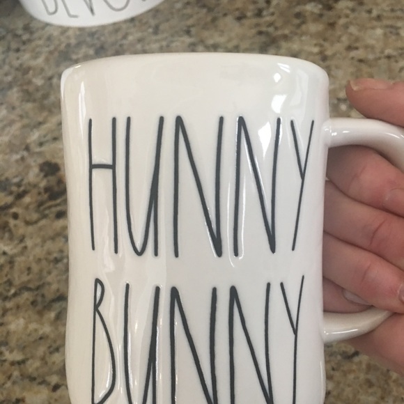 NWT! RARE Rae Dunn HUNNY BUNNY Easter mug VHTF! - Picture 3 of 6